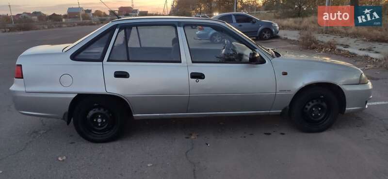 Седан Daewoo Nexia 2008 в Николаеве