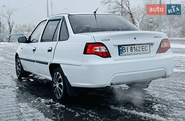 Седан Daewoo Nexia 2008 в Полтаве