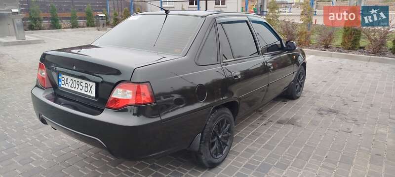 Седан Daewoo Nexia 2011 в Новоукраинке