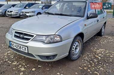 Седан Daewoo Nexia 2008 в Подволочиске