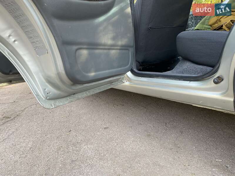 Седан Daewoo Nexia 2005 в Днепре