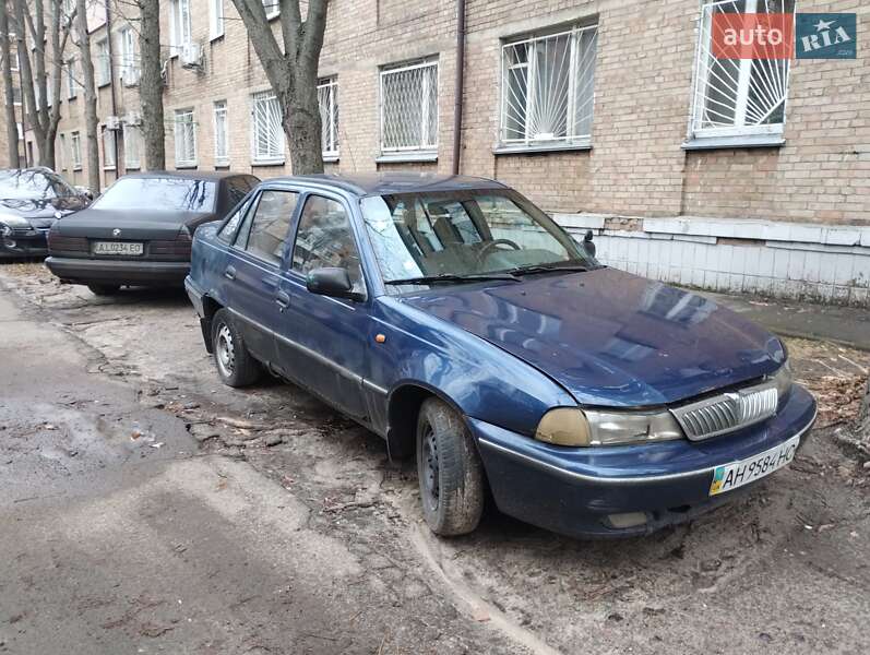 Седан Daewoo Nexia 2005 в Иванкове