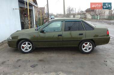 Седан Daewoo Nexia 2011 в 