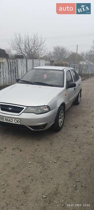Седан Daewoo Nexia 2012 в 