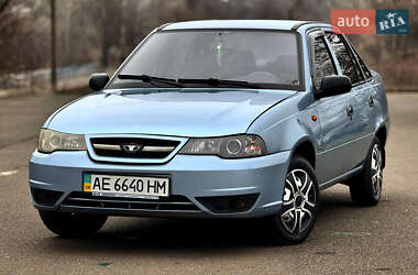 Седан Daewoo Nexia 2011 в 