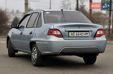 Седан Daewoo Nexia 2011 в 