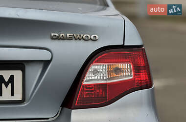 Седан Daewoo Nexia 2011 в 