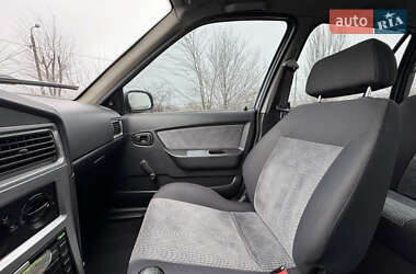 Седан Daewoo Nexia 2011 в 