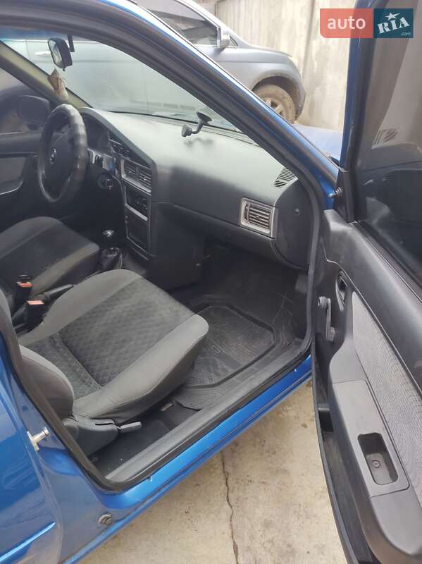 Седан Daewoo Nexia 2012 в Умани