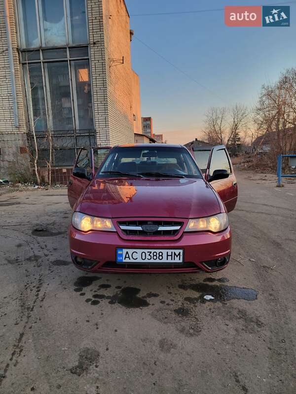 Седан Daewoo Nexia 2008 в Славянске
