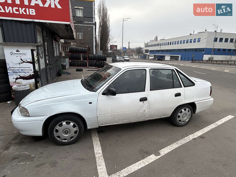 Седан Daewoo Nexia 1995 в Киеве