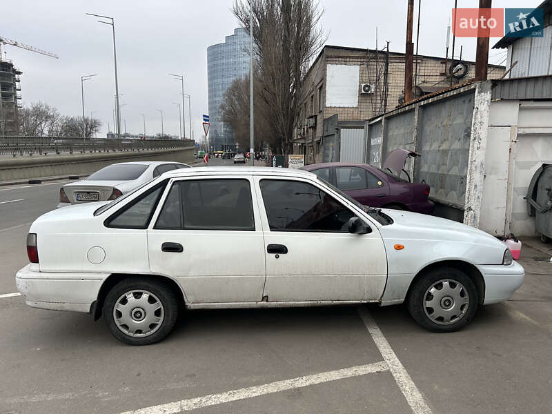 Седан Daewoo Nexia 1995 в Киеве