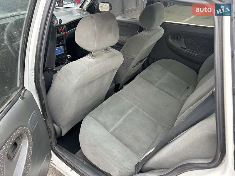 Седан Daewoo Nexia 1995 в Киеве
