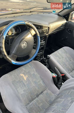 Седан Daewoo Nexia 2011 в 