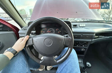 Седан Daewoo Nexia 2008 в 