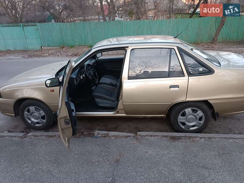 Седан Daewoo Nexia 2011 в Киеве