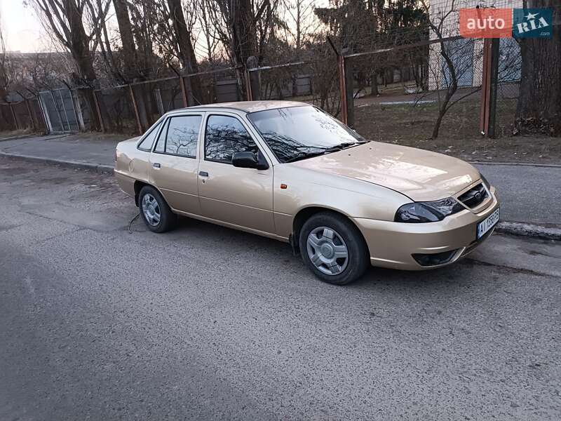 Седан Daewoo Nexia 2011 в Киеве