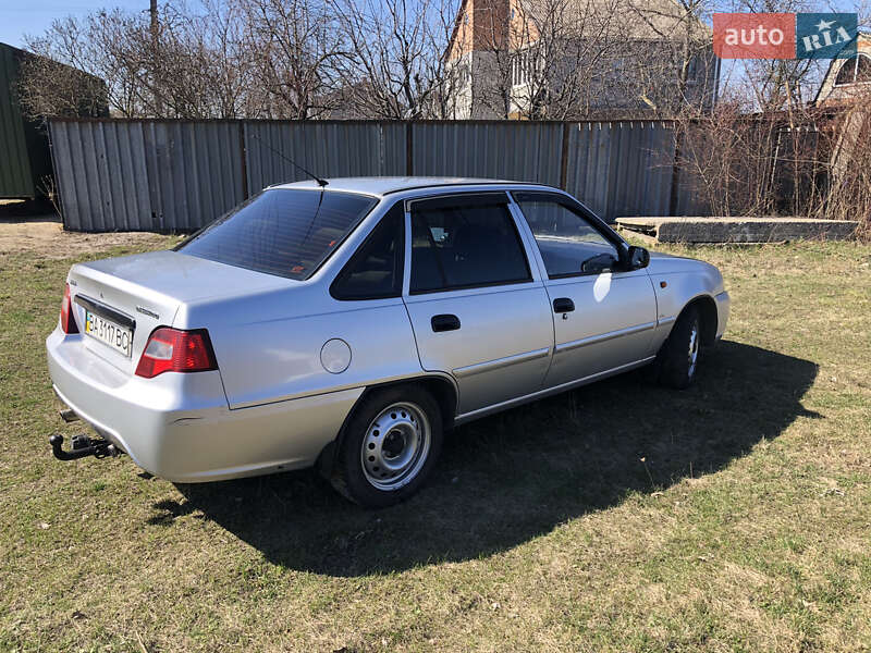 Седан Daewoo Nexia 2013 в Кропивницком