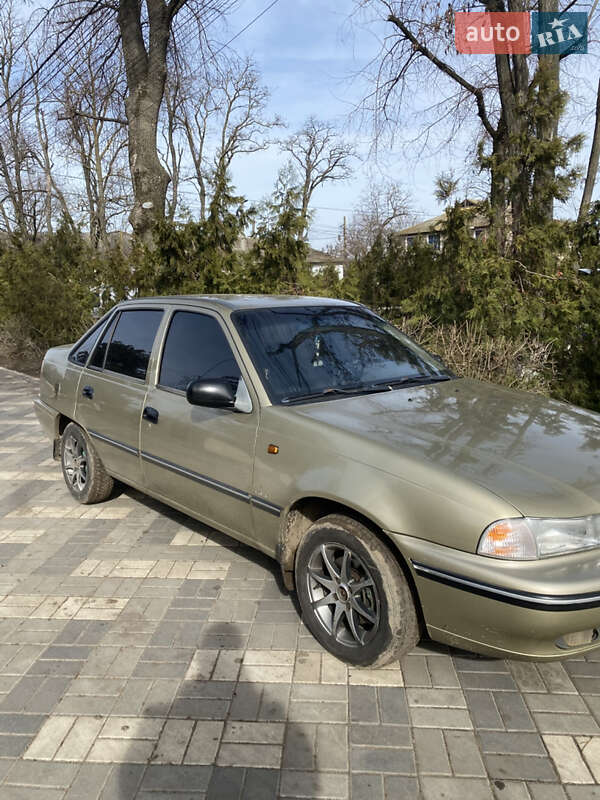 Седан Daewoo Nexia 2006 в Доброславе