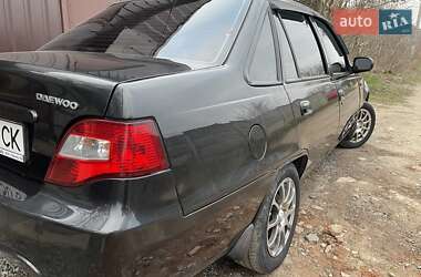 Седан Daewoo Nexia 2011 в 