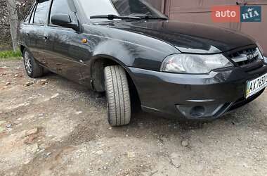 Седан Daewoo Nexia 2011 в 