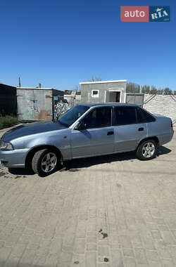 Седан Daewoo Nexia 2011 в 
