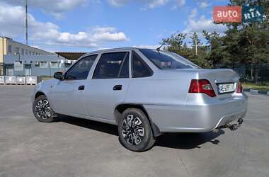Седан Daewoo Nexia 2010 в 