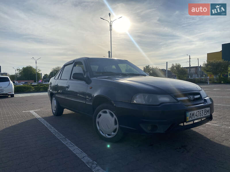 Седан Daewoo Nexia 2008 в Житомире