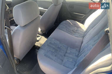 Седан Daewoo Nexia 2011 в 
