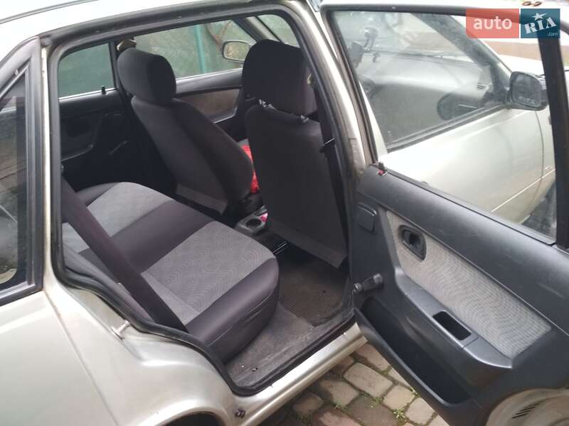 Седан Daewoo Nexia 2008 в Стрию