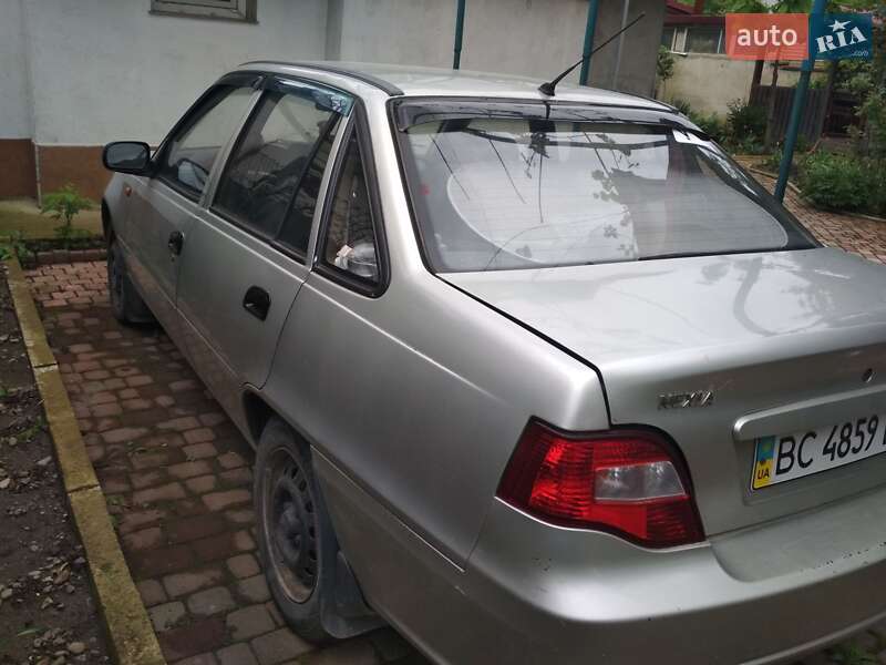 Седан Daewoo Nexia 2008 в Стрию