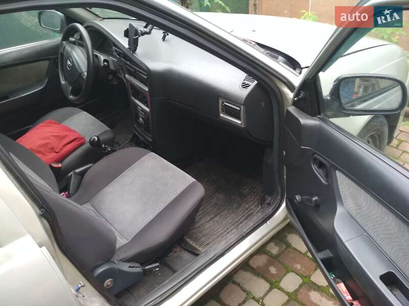 Седан Daewoo Nexia 2008 в Стрию