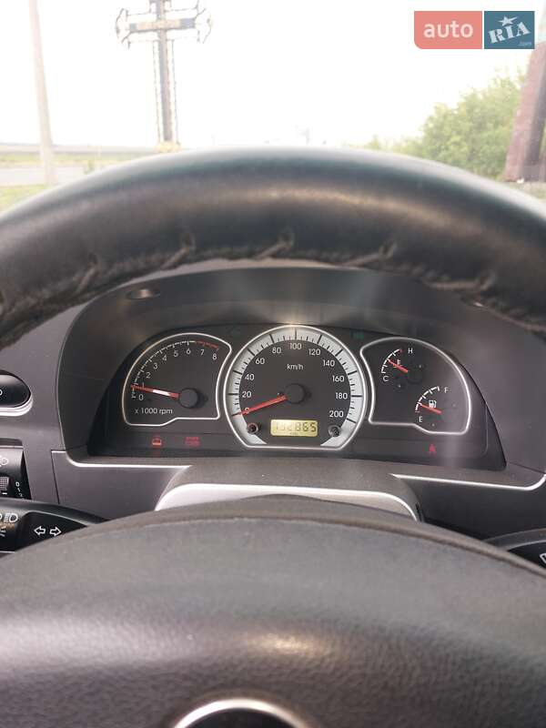 Седан Daewoo Nexia 2012 в 