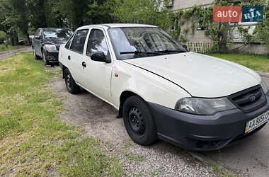 Седан Daewoo Nexia 2011 в 