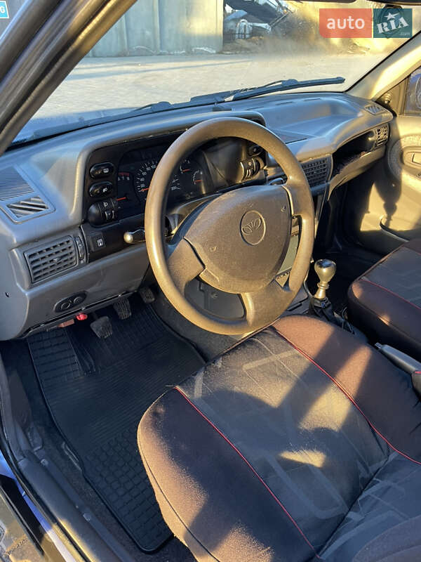 Седан Daewoo Nexia 2008 в 