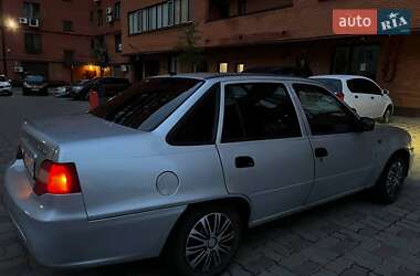 Седан Daewoo Nexia 2012 в 