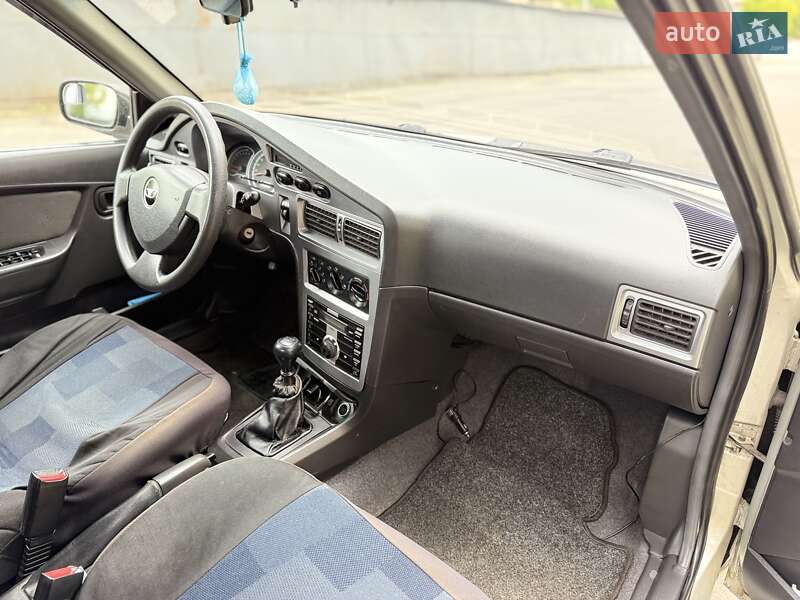 Седан Daewoo Nexia 2008 в Киеве