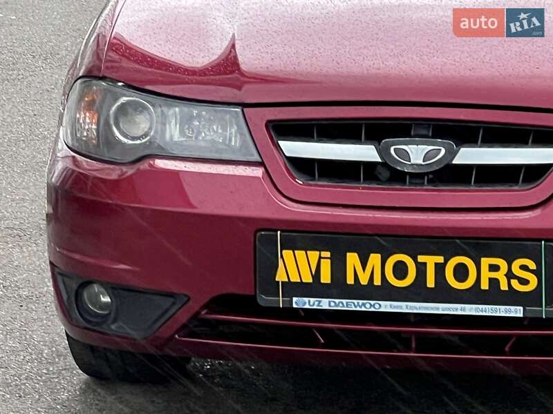 Седан Daewoo Nexia 2012 в Києві