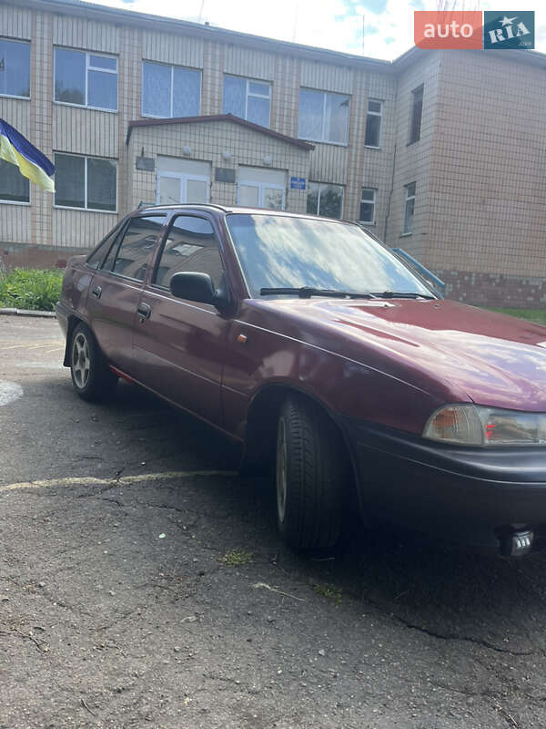 Седан Daewoo Nexia 2008 в Ольшанке