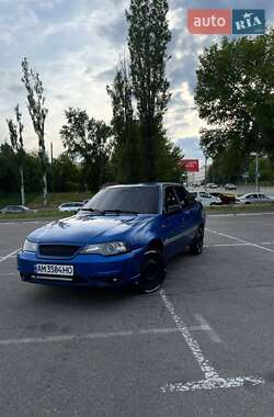 Седан Daewoo Nexia 2010 в Киеве