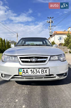 Седан Daewoo Nexia 2011 в Киеве