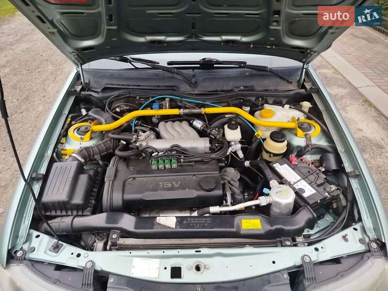 Седан Daewoo Nexia 2008 в Луцке