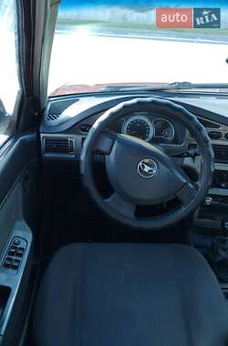 Седан Daewoo Nexia 2011 в 