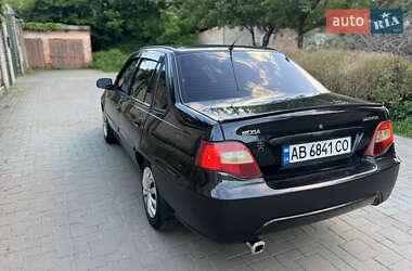 Седан Daewoo Nexia 2012 в 