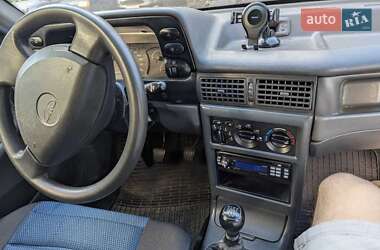 Седан Daewoo Nexia 2008 в 