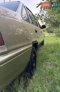 Седан Daewoo Nexia 2006 в 