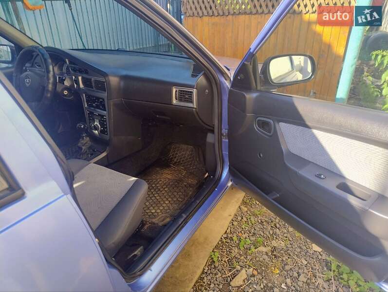 Седан Daewoo Nexia 2009 в Ужгороді