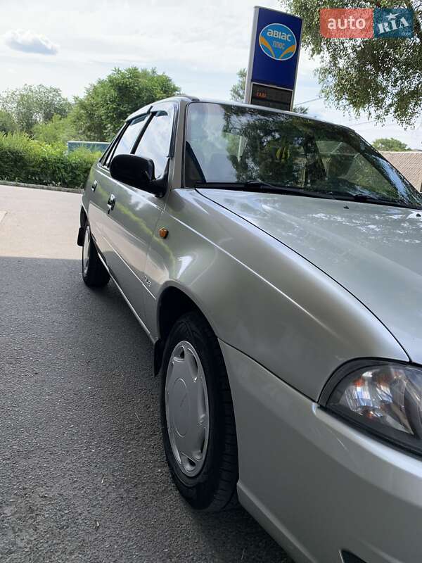 Седан Daewoo Nexia 2008 в Днепре