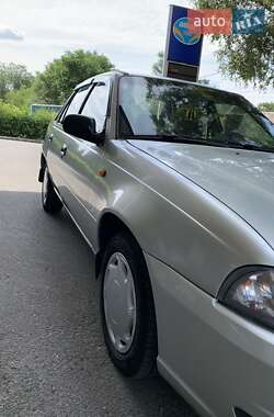 Седан Daewoo Nexia 2008 в 