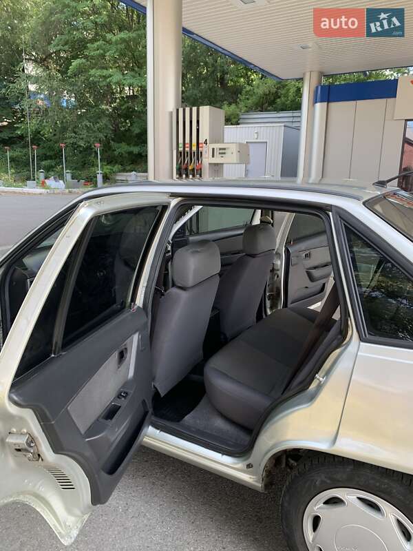 Седан Daewoo Nexia 2008 в Днепре